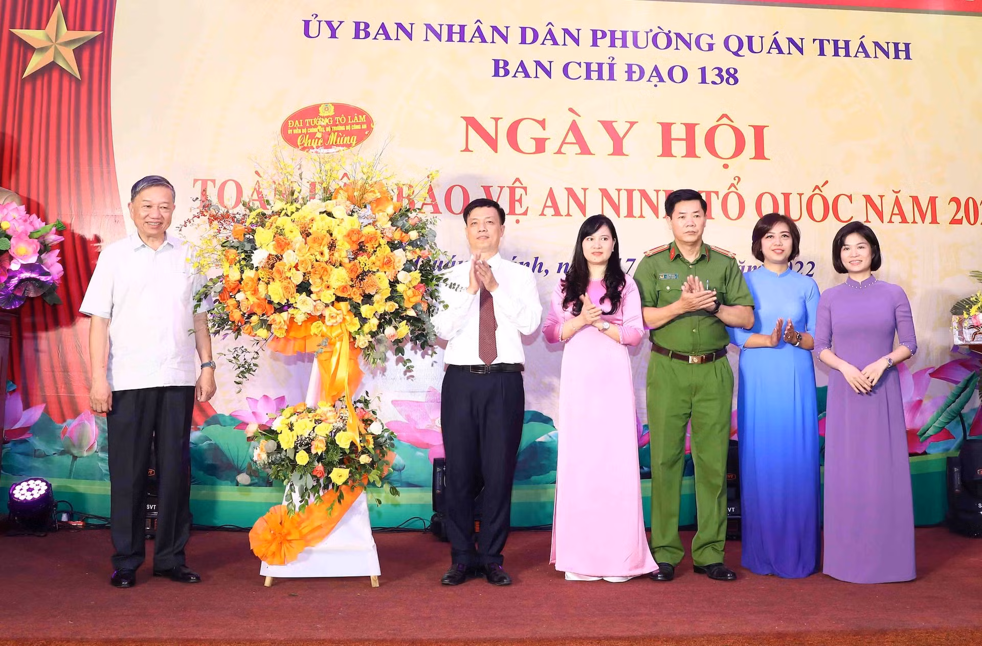 Bộ trưởng Tô Lâm dự Ngày hội toàn dân bảo vệ An ninh Tổ quốc phường Quán Thánh -0