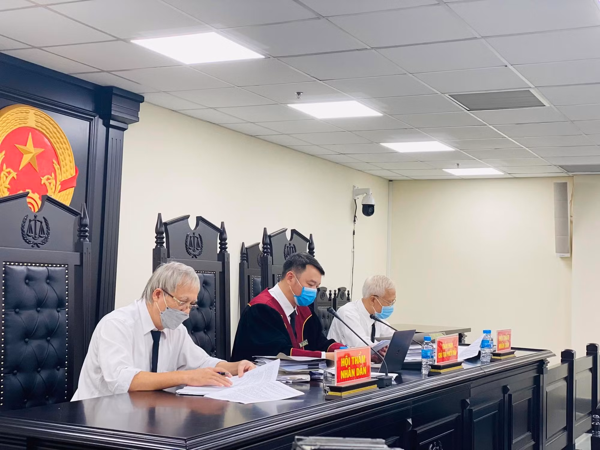 Cựu Trưởng Công an quận Tây Hồ đề nghị thay đổi kiểm sát viên tại phiên toà -0