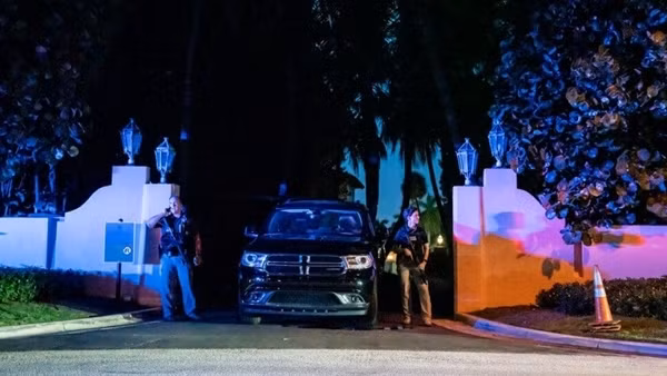 Hé lộ tình tiết mới trong vụ FBI đột kích dinh thự của ông Trump