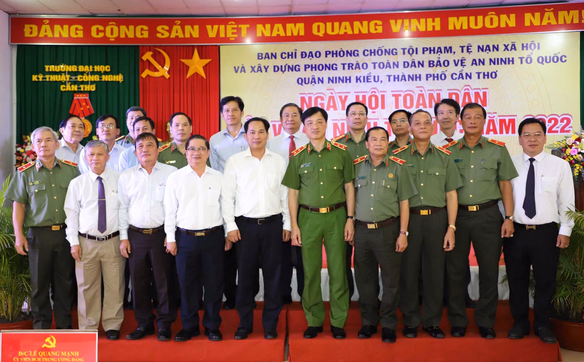 Xây dựng lực lượng Công an cơ sở giỏi nghiệp vụ, gần dân, hiểu dân -1