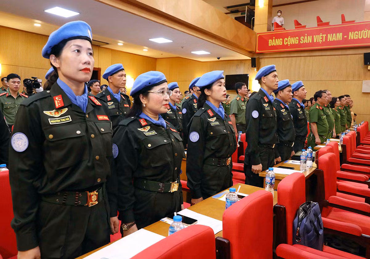 Chuyện về những sứ giả hoà bình (bài 1) -0