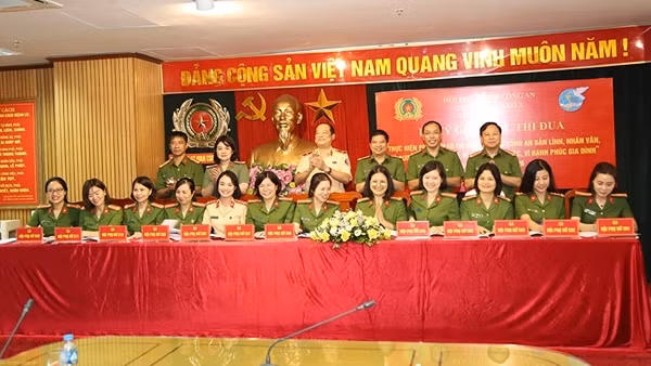 Phát động phong trào thi đua trong Hội Phụ nữ Bộ Công an