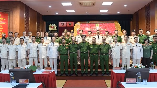 Cục Cảnh sát Hình sự đón nhận danh hiệu Anh hùng Lực lượng vũ trang nhân dân