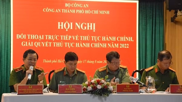 TP Hồ Chí Minh: Người dân kiến nghị không thu sổ hộ khẩu, để làm kỷ niệm