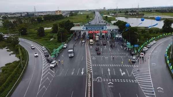Bộ Giao thông Vận tải chỉ đạo khẩn trương khắc phục lỗi thu phí không dừng