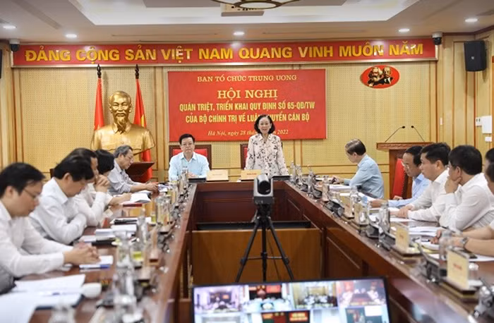 Luân chuyển để ngăn nạn “thân quen”, “cánh hẩu” -0