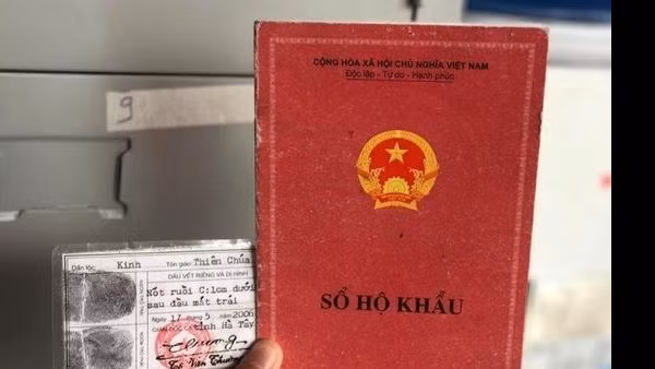 Không có chủ trương thu lại tất cả hộ khẩu giấy