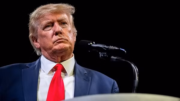 Cựu Tổng thống Donald Trump có khả năng vi phạm đạo luật gián điệp