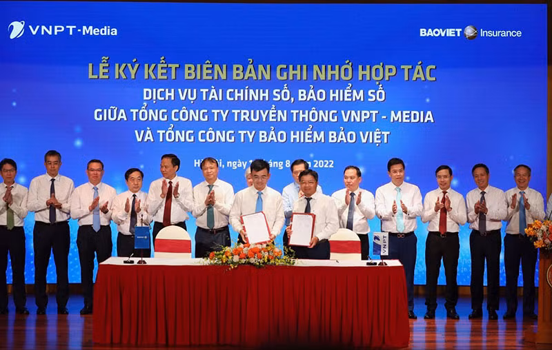 Tập đoàn Bảo Việt và Tập đoàn Bưu chính Viễn thông Việt Nam ký kết thỏa thuận hợp tác toàn diện 10 năm (2022-2032) -0