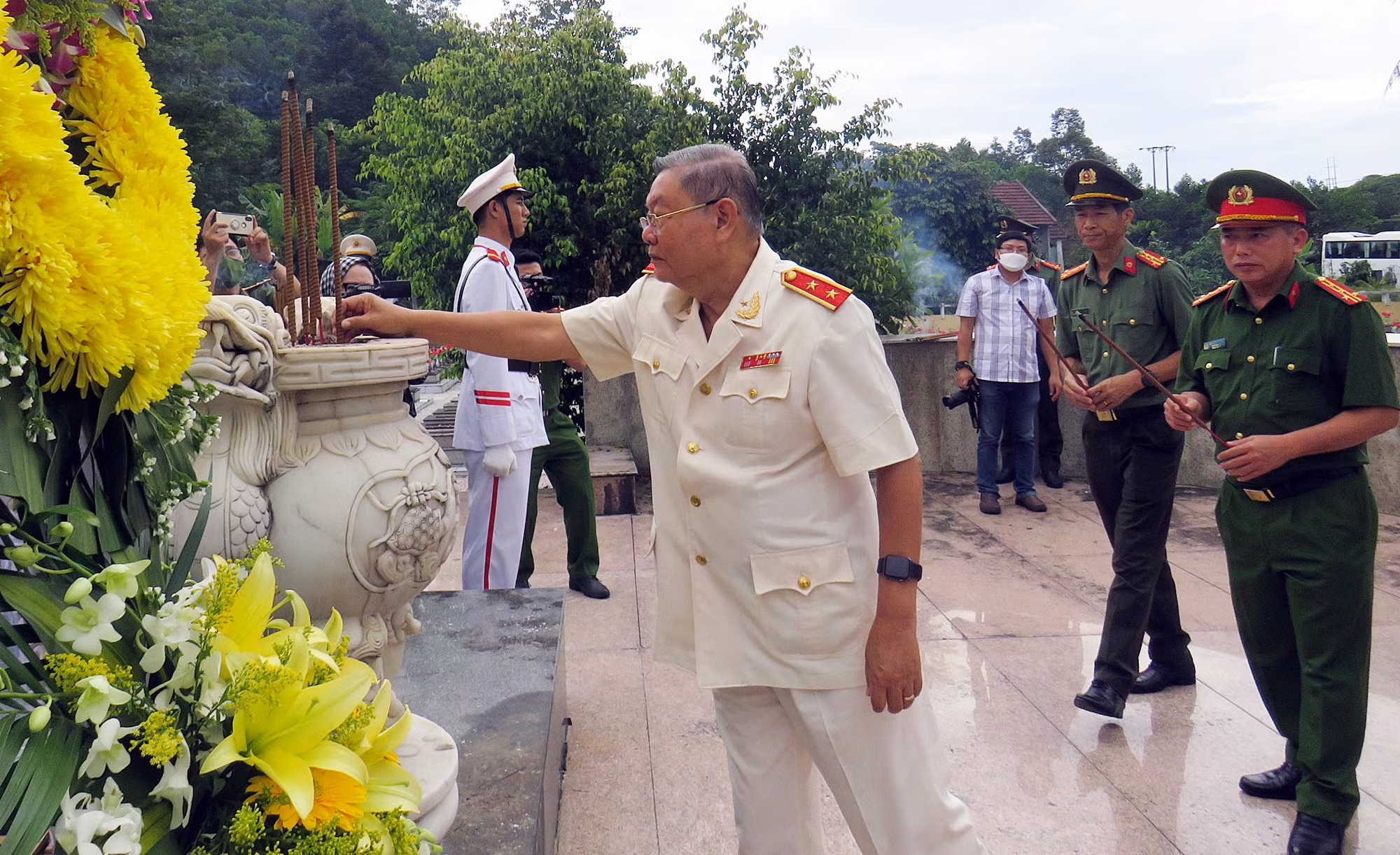 Tri ân công lao to lớn của lực lượng An ninh khu V -0