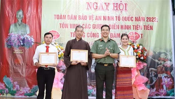 Sôi nổi ngày Hội toàn dân bảo vệ An ninh Tổ quốc tại bản Rào Tre