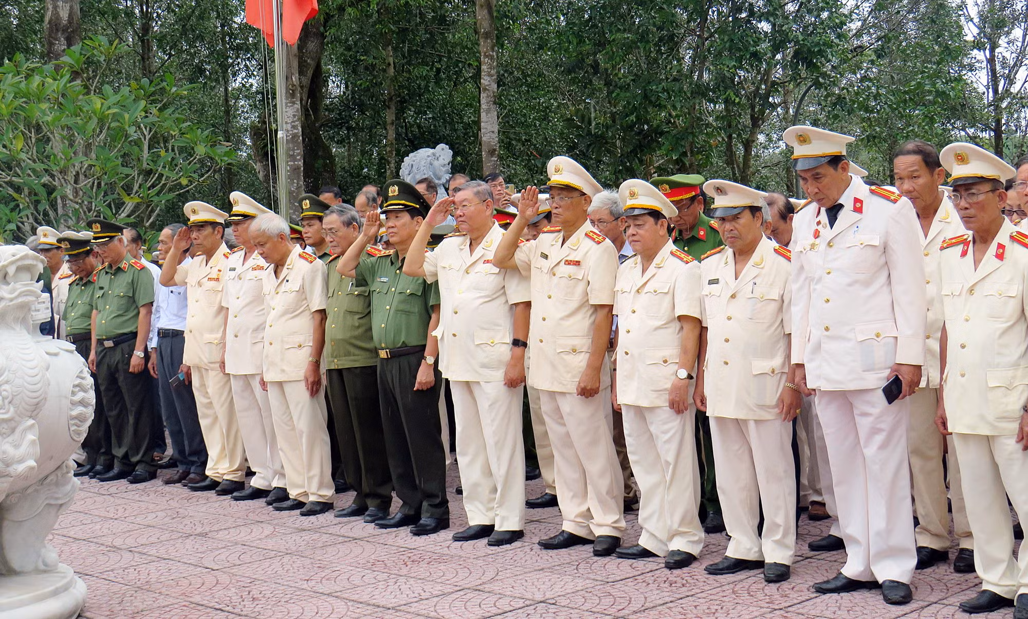 Tri ân công lao to lớn của lực lượng An ninh khu V -0