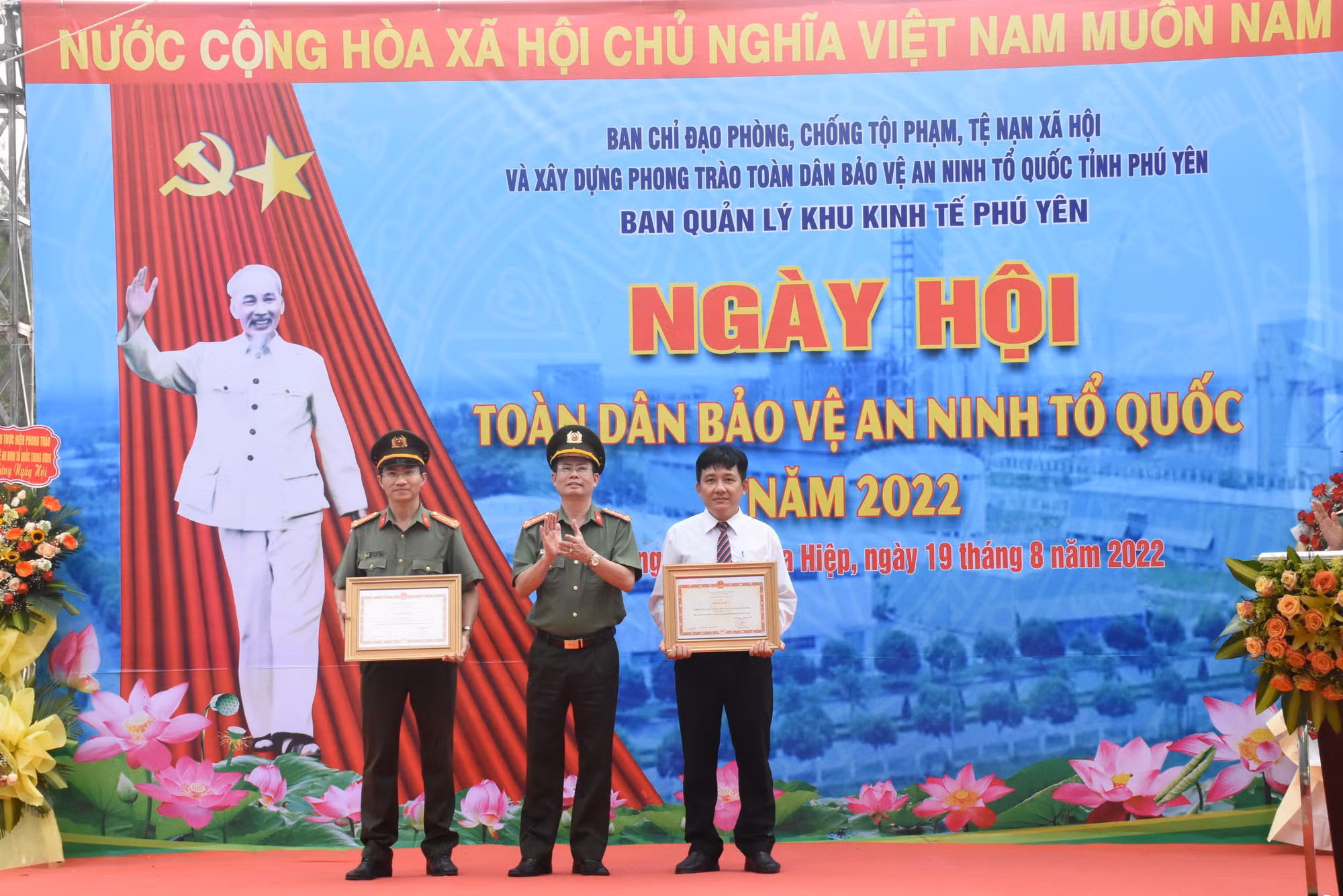 Phó trưởng Ban Dân vận Trung ương dự “Ngày hội toàn dân bảo vệ ANTQ” tại Phú Yên. -0