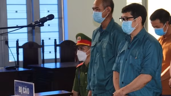 “Trùm cuối” đường dây buôn lậu xăng dầu ở Bình Thuận lãnh án