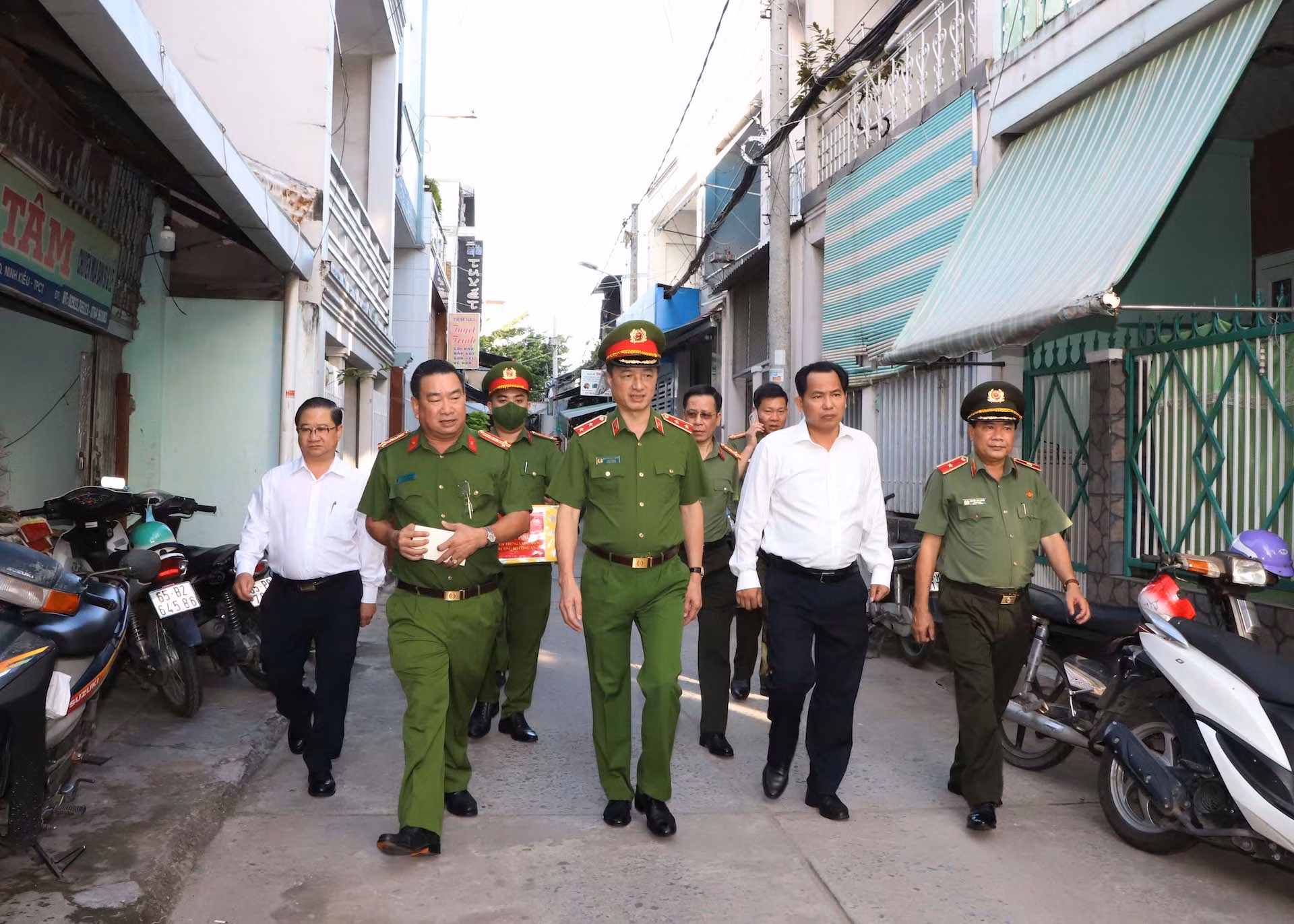Xây dựng lực lượng Công an cơ sở giỏi nghiệp vụ, gần dân, hiểu dân -0