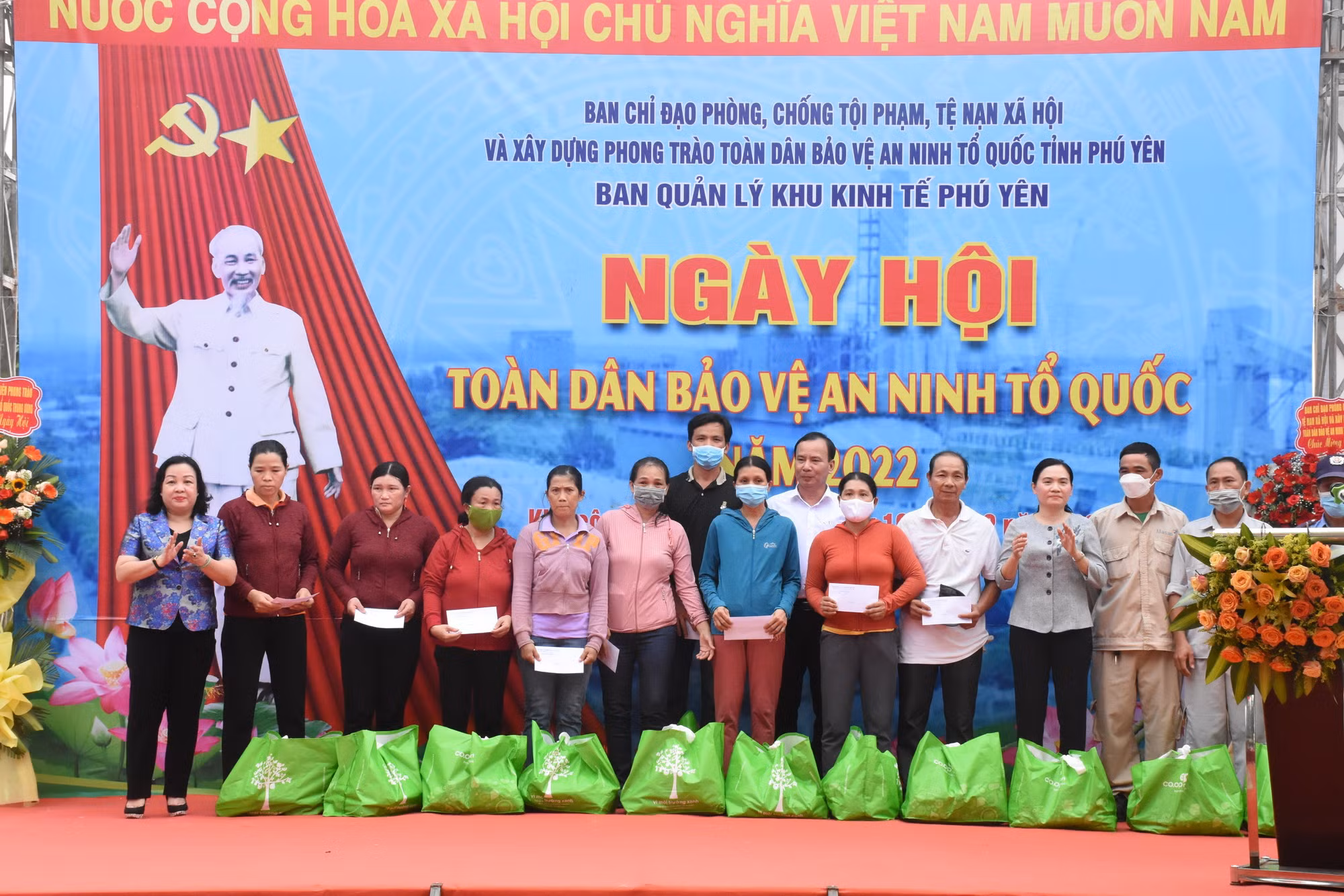 Phó trưởng Ban Dân vận Trung ương dự “Ngày hội toàn dân bảo vệ ANTQ” tại Phú Yên. -0