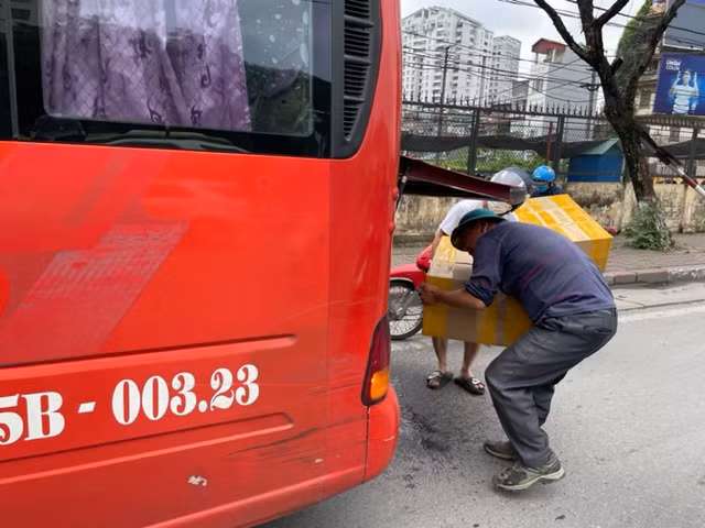 Đề nghị hai thành phố lớn xử nghiêm xe dù bến cóc, tăng giá ép khách -0