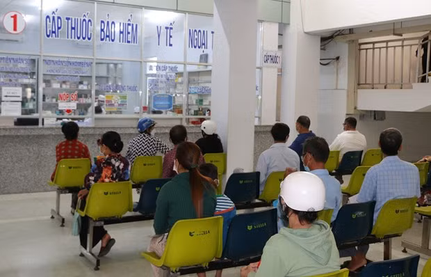 Thủ tướng yêu cầu xem xét nội dung báo chí phản ánh về bảo hiểm y tế -0