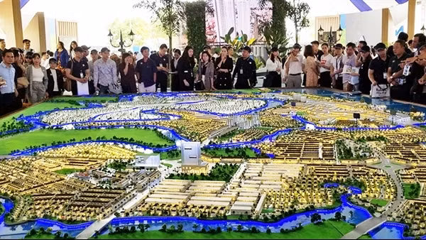 Giá nhà đất tăng cao, nhà ở bình dân thiếu hụt