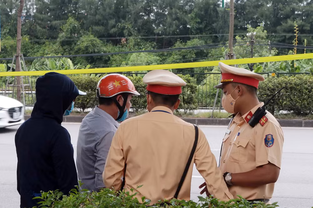 Gặp CSGT, ma men vùng vằng “giận dỗi” -0