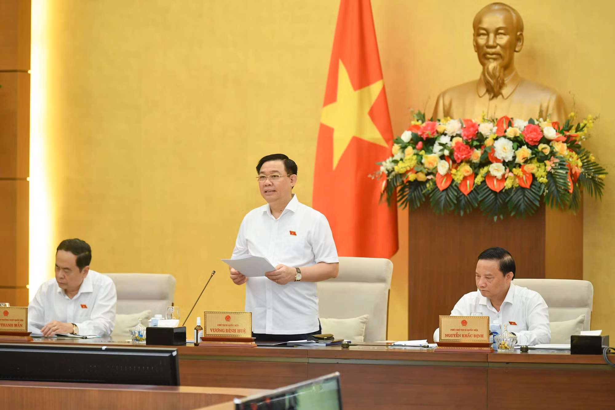 Cho ý kiến về những nội dung quan trọng, cá biệt của 10 dự án luật, pháp lệnh, nghị quyết -0