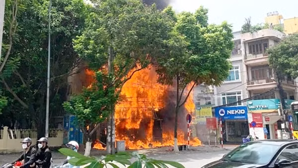 Hà Nội: Kịp thời dập tắt 2 vụ cháy lớn trong một buổi sáng