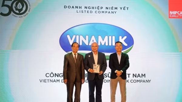 Vinamilk nhận giải Phát triển bền vững 2022