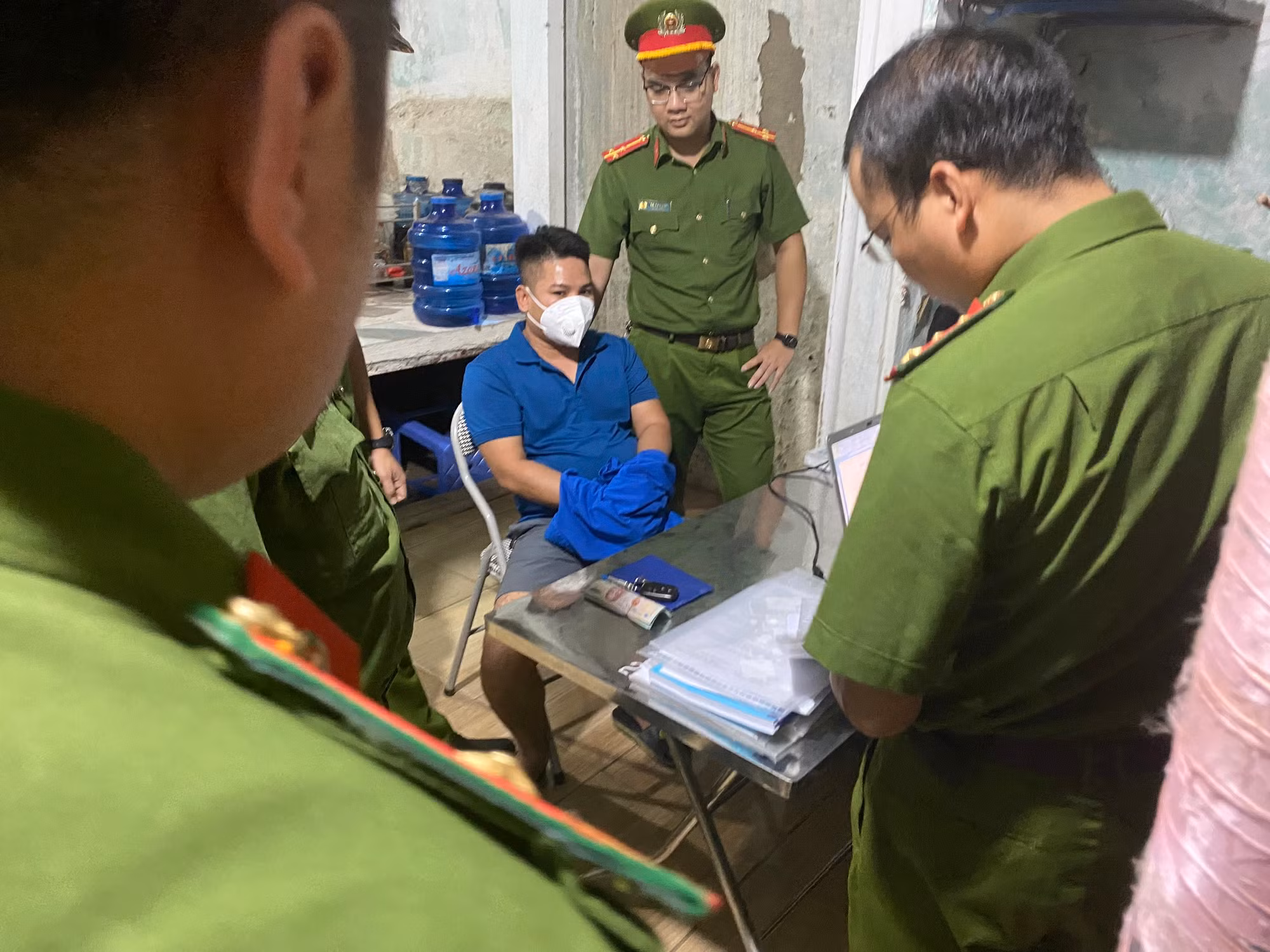 Khởi tố đối tượng giúp “chạy án” vụ buôn lậu xe ô tô từ Lào về Việt Nam -0