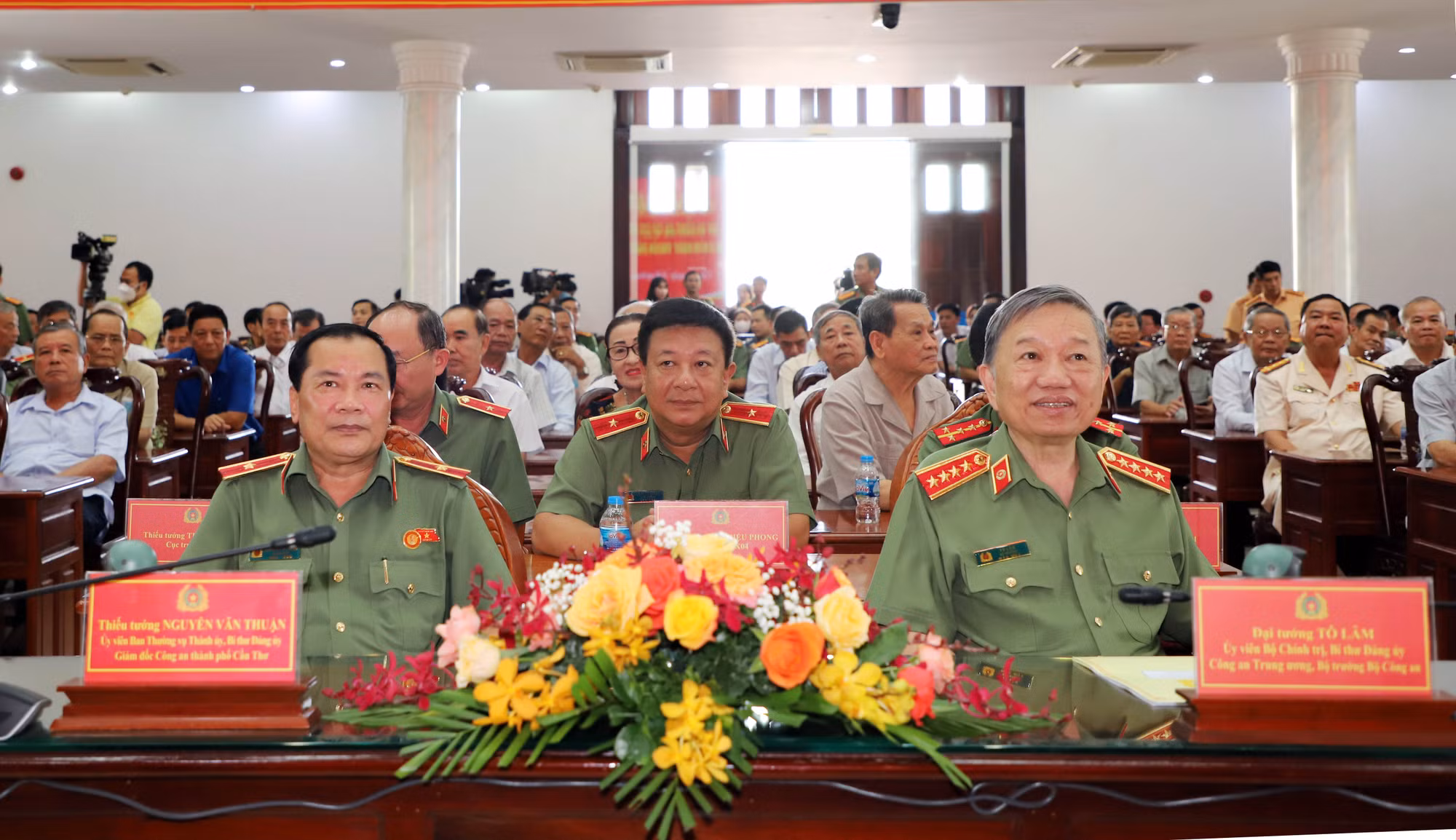 Bộ trưởng Tô Lâm gặp mặt cán bộ Công an cấp cao nghỉ hưu tại khu vực Tây Nam Bộ -0