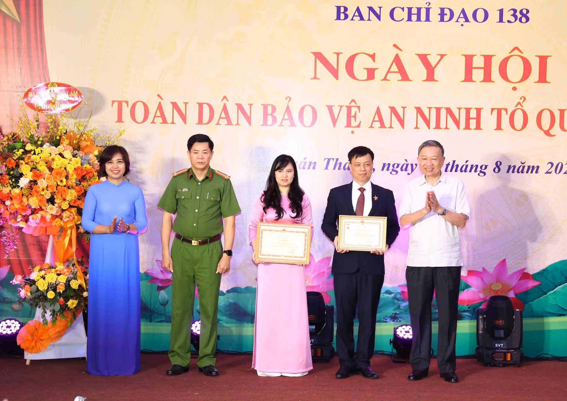 Bộ trưởng Tô Lâm dự Ngày hội toàn dân bảo vệ An ninh Tổ quốc phường Quán Thánh -0