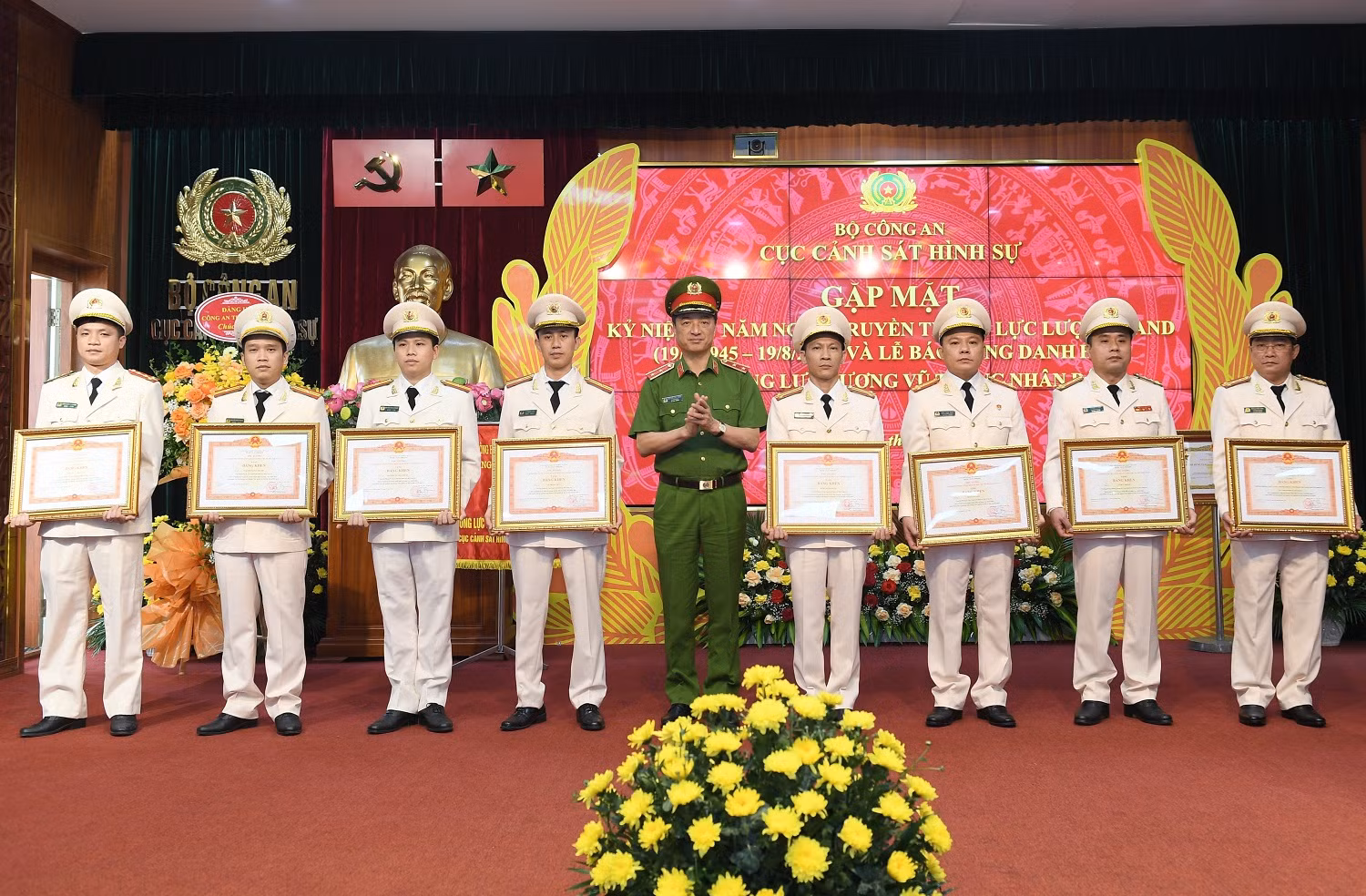 Cảnh sát hình sự “Qủa đấm thép” trên mặt trận đấu tranh phòng, chống tội phạm -0