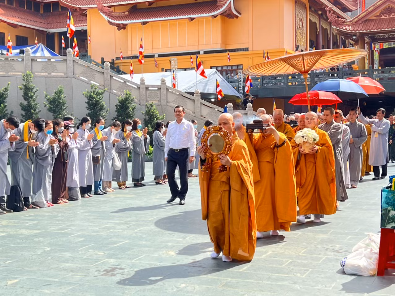Đại lễ tưởng niệm đồng bào tử vong và cán bộ, chiến sĩ hy sinh trong đại dịch COVID-19 -1