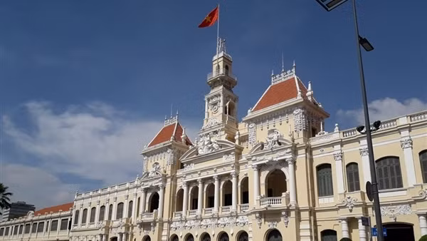 TP Hồ Chí Minh bất ngờ cải chính số công chức nghỉ việc do "nhầm lẫn"!?