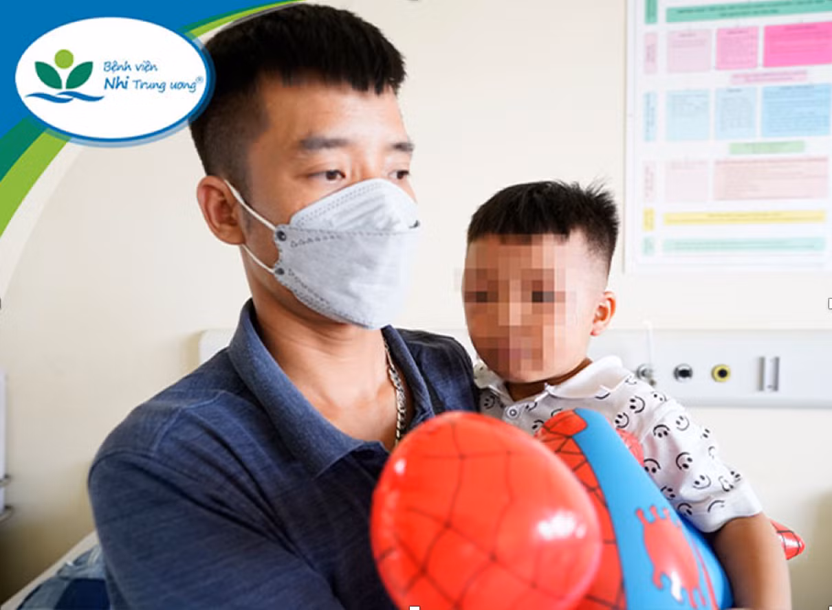 Cháu bé hơn 3 tuổi bị nhốt vào tủ cấp đông được xuất viện -0