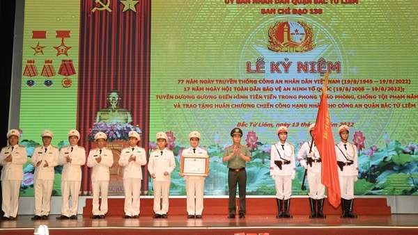 Công an quận Bắc Từ Liêm đón nhận Huân chương Chiến công hạng Nhất