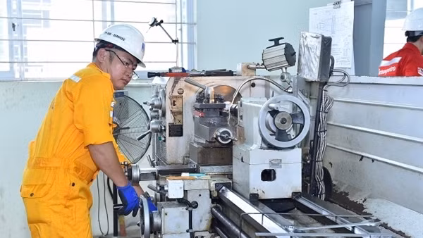 Tôn vinh những điển hình tiên tiến, những người lao động giỏi của PVN
