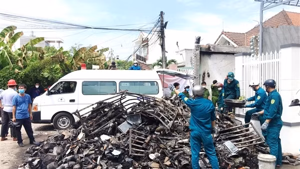 Tìm thấy thi thể ba mẹ con nạn nhân vụ cháy nhà ở Ninh Thuận