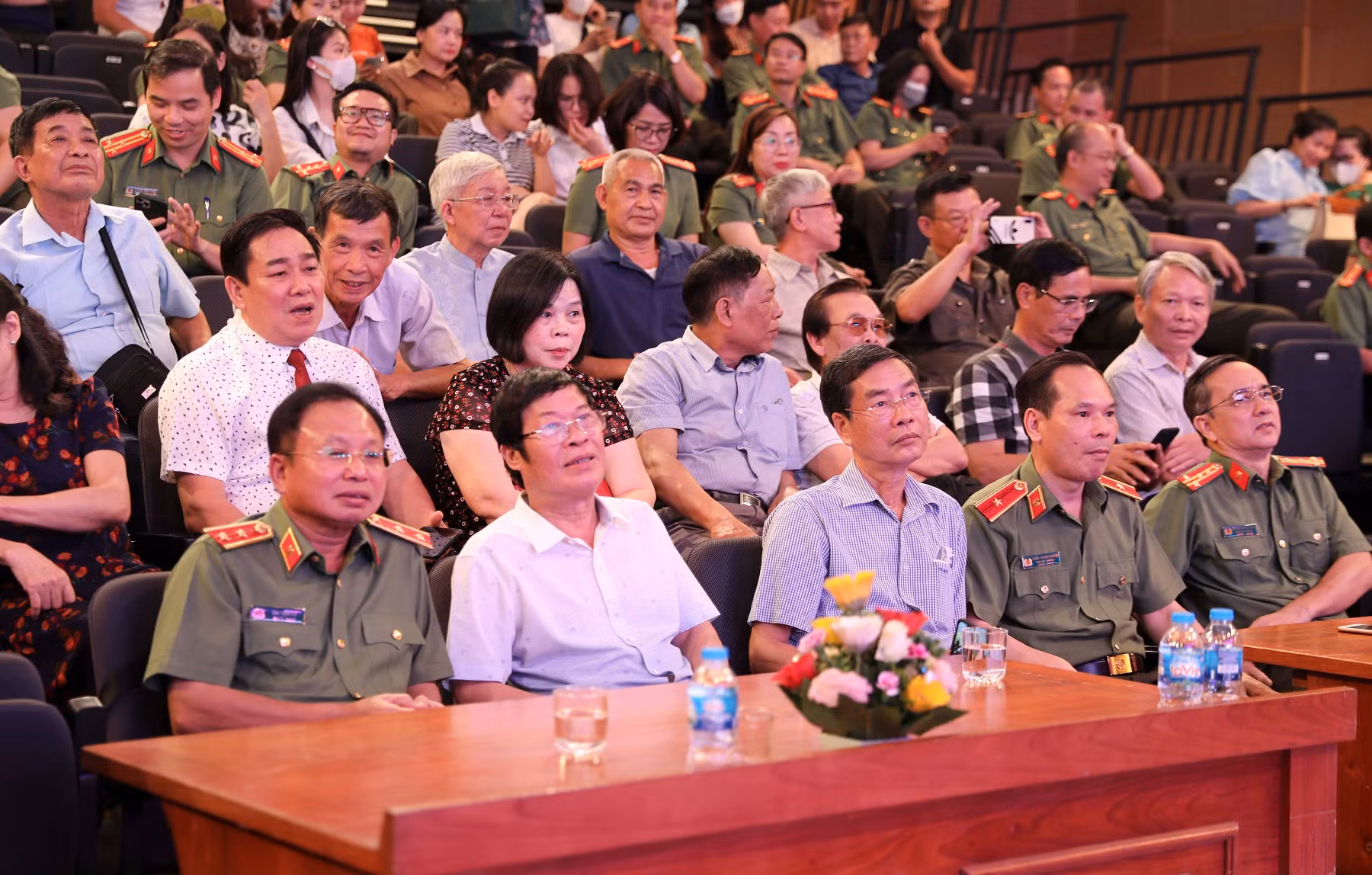 Gặp mặt các thế hệ cán bộ chiến sĩ, phóng viên, biên tập viên nhân Ngày Truyền thống Truyền hình CAND -0