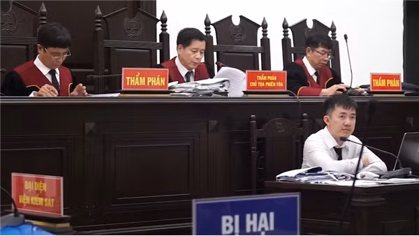 Phúc thẩm vụ kiện Chủ tịch tỉnh Khánh Hòa từ chối cung cấp thông tin