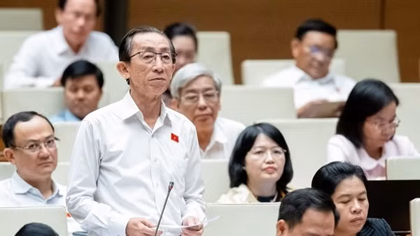 Không để giá cả "tát nước theo mưa" khi tăng lương, trợ cấp