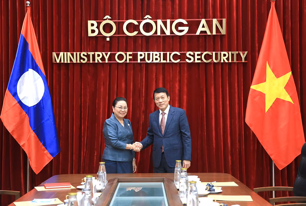 Không ngừng củng cố và phát triển mối quan hệ hữu nghị Việt Nam - Lào -0