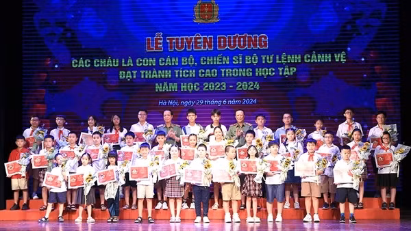 Bộ Tư lệnh Cảnh vệ tiếp tục làm tốt công tác khuyến học, khuyến tài