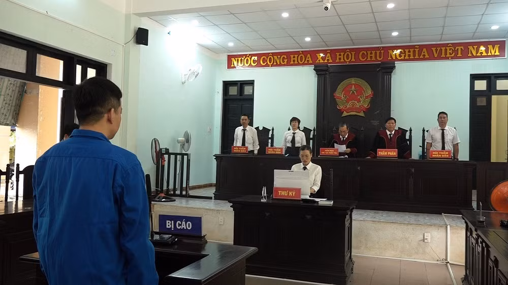 Giám đốc thuê xe đi cầm, chiếm đoạt hơn 2,7 tỷ đồng -0