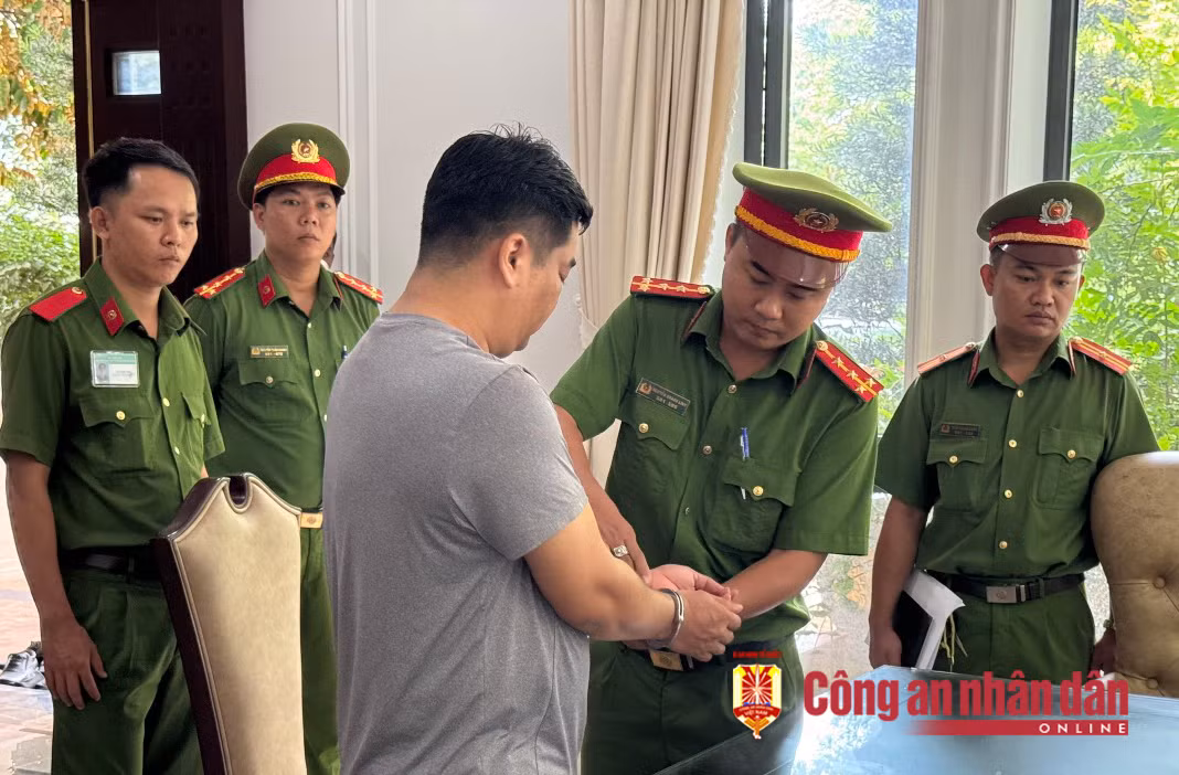 Bắt đối tượng nổ có quen biết với lãnh đạo để lừa lấy tiền các đối tượng Công ty LHĐ -0