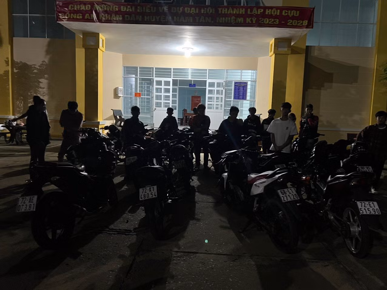 Kịp thời ngăn chặn 50 thanh, thiếu niên từ nhiều tỉnh thành tụ tập đua xe trái phép -0