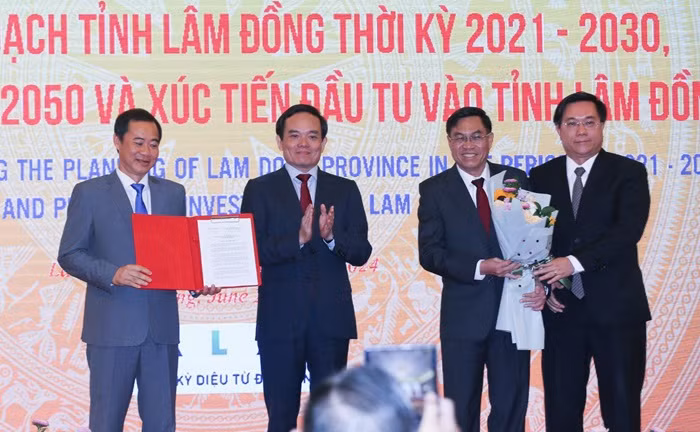 Lâm Đồng lấy nông lâm nghiệp là trọng tâm, công nghiệp là động lực, du lịch là đột phá -1
