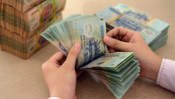 Chính phủ đề xuất tăng lương cơ sở 30%