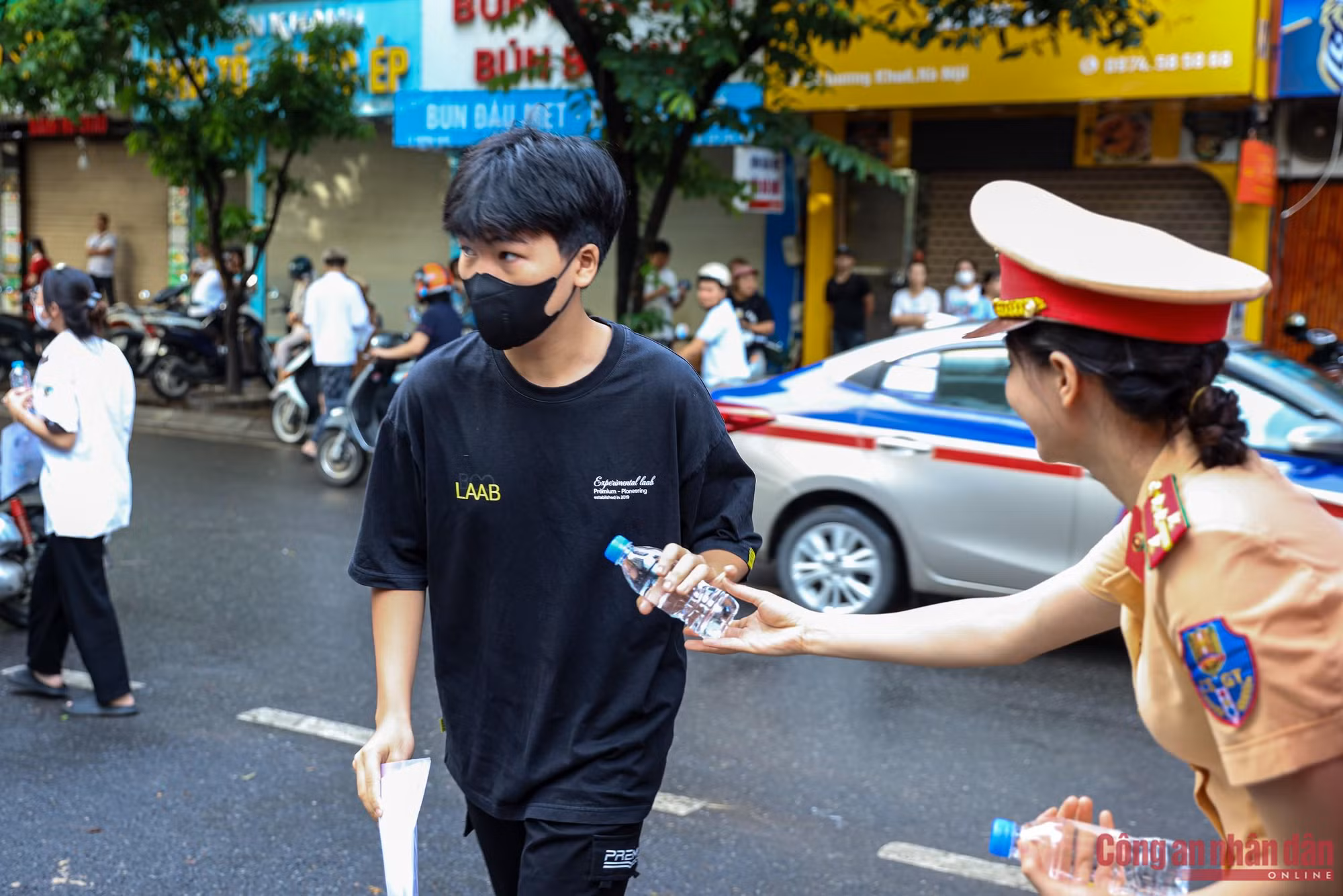 Không có sĩ tử nào lỡ hẹn 
