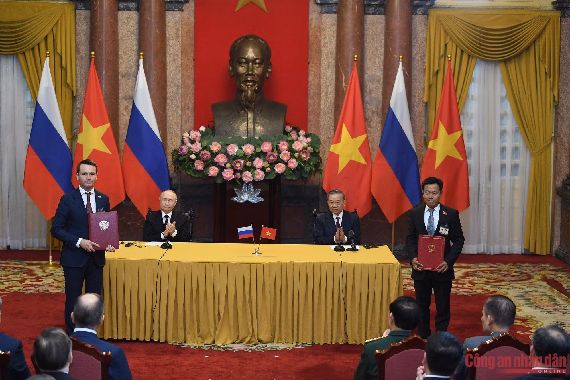 Chủ tịch nước Tô Lâm: Việt Nam coi Nga là một trong những đối tác quan trọng hàng đầu -0