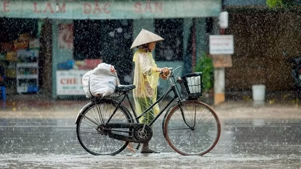 Miền Bắc trời mưa dông, nhiệt độ giảm